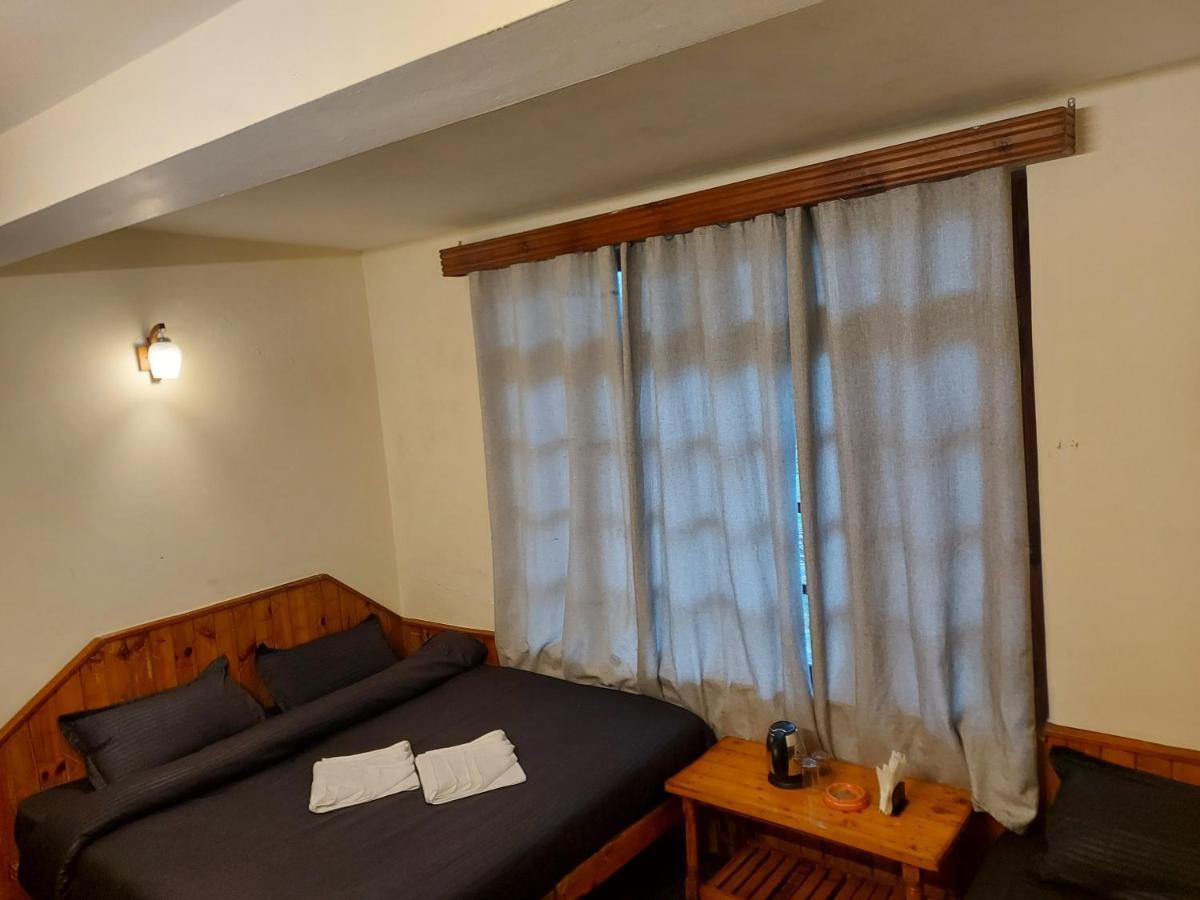 Mars Monkey Hostel & Cafe Manali  Ngoại thất bức ảnh